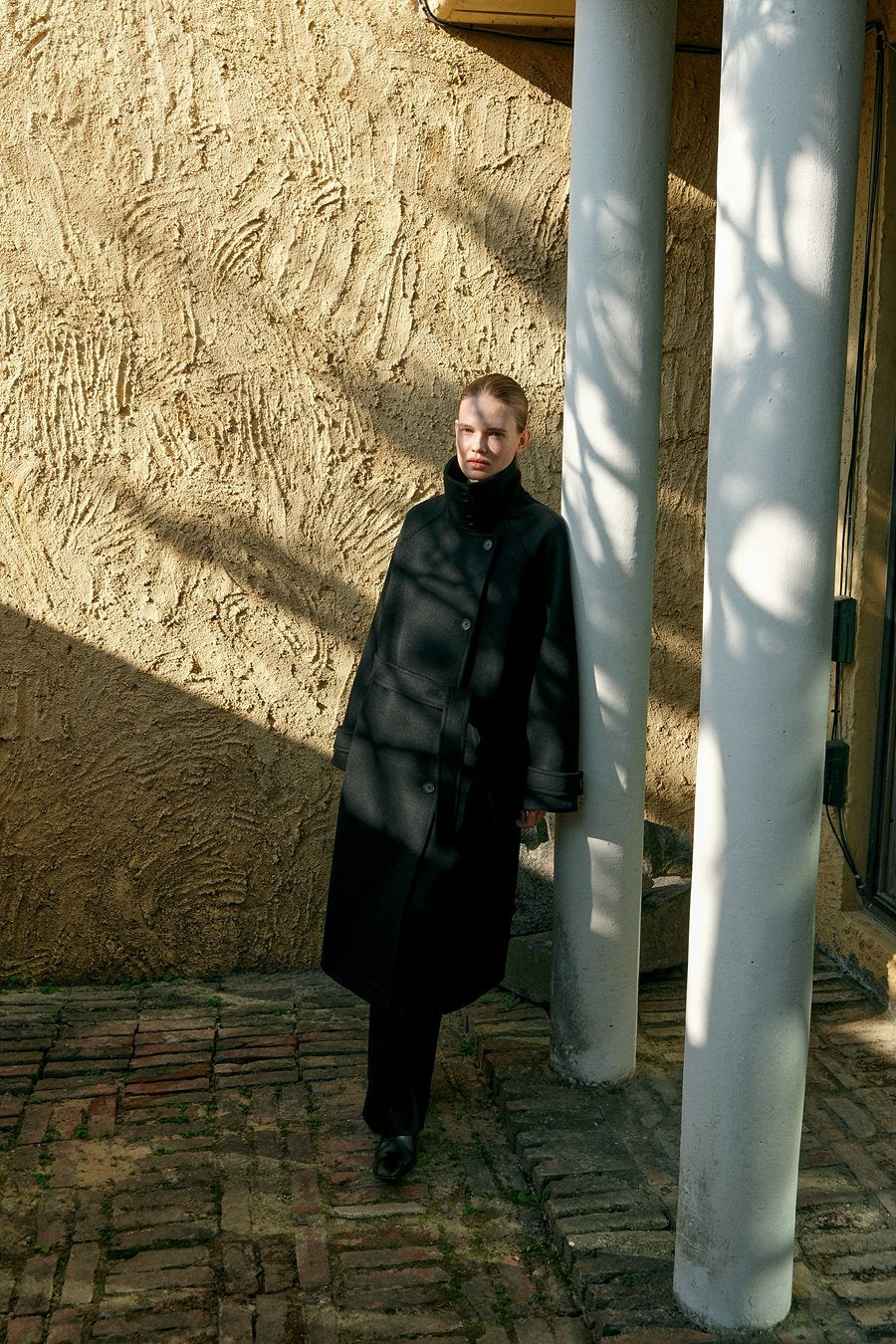 CASHMERE HIGH-NECK BELTED COAT