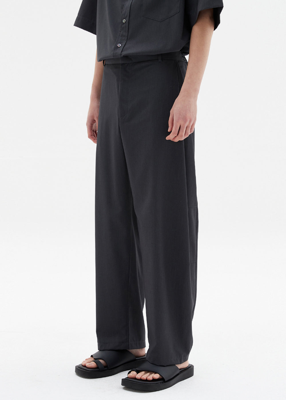 PR PIN TUCKED SLACKS_CHARCOAL