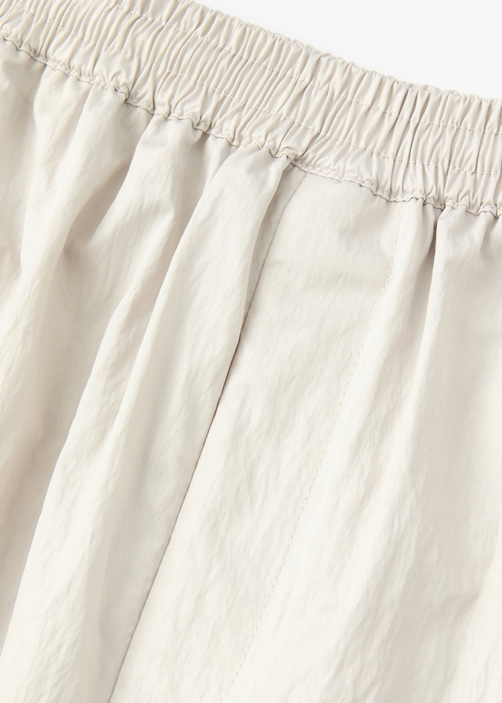 SHINY COATING SHORT PANTS_LIGHT BEIGE