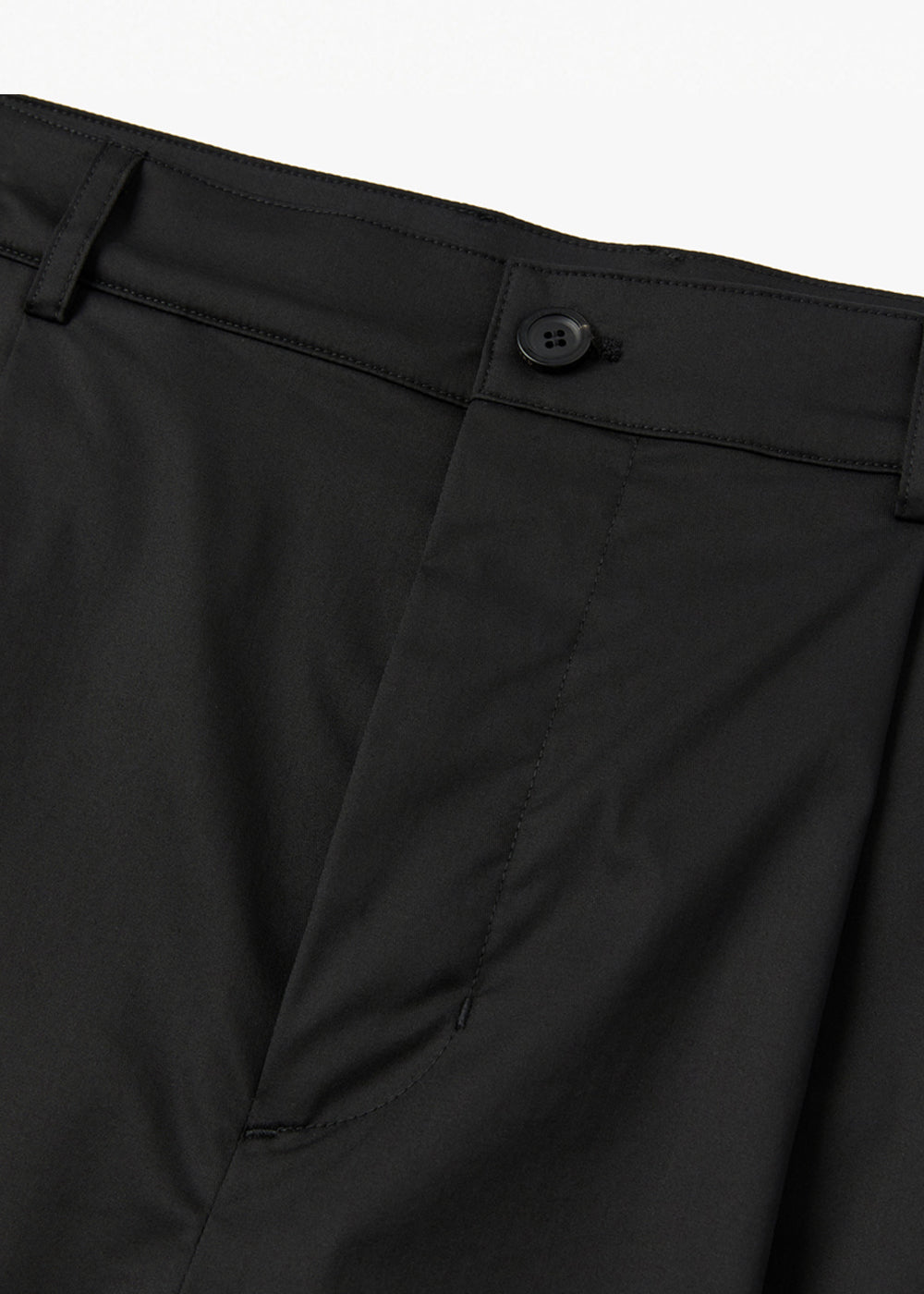 TWO PIN-TUCKED HALF PANTS_BLACK