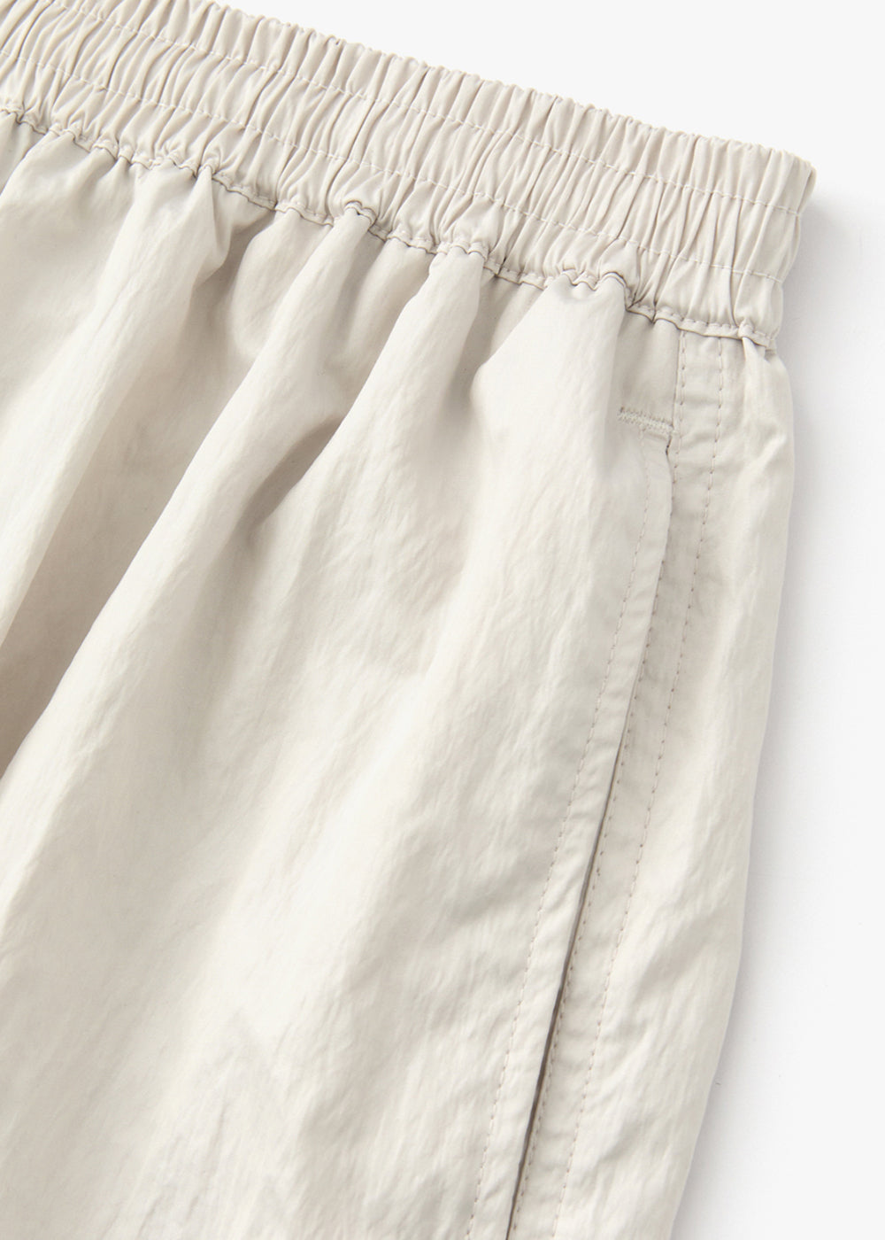 SHINY COATING SHORT PANTS_LIGHT BEIGE