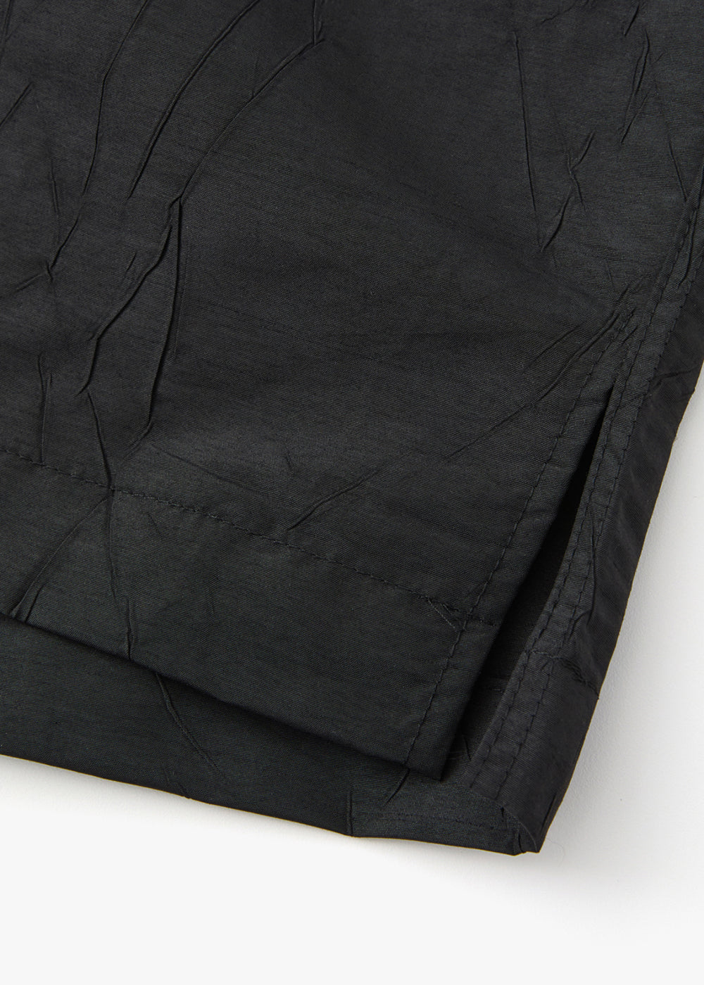 CRINKLE TEXTURED HALF PANTS_BLACK