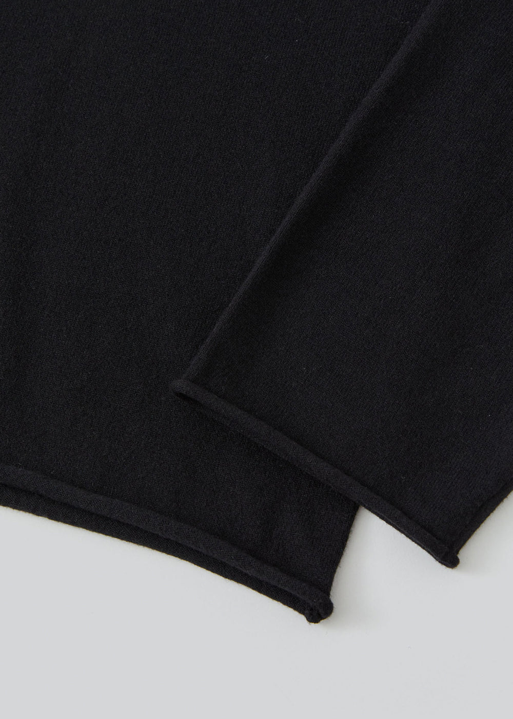 Single-Pocket Fine Pullover_ Black
