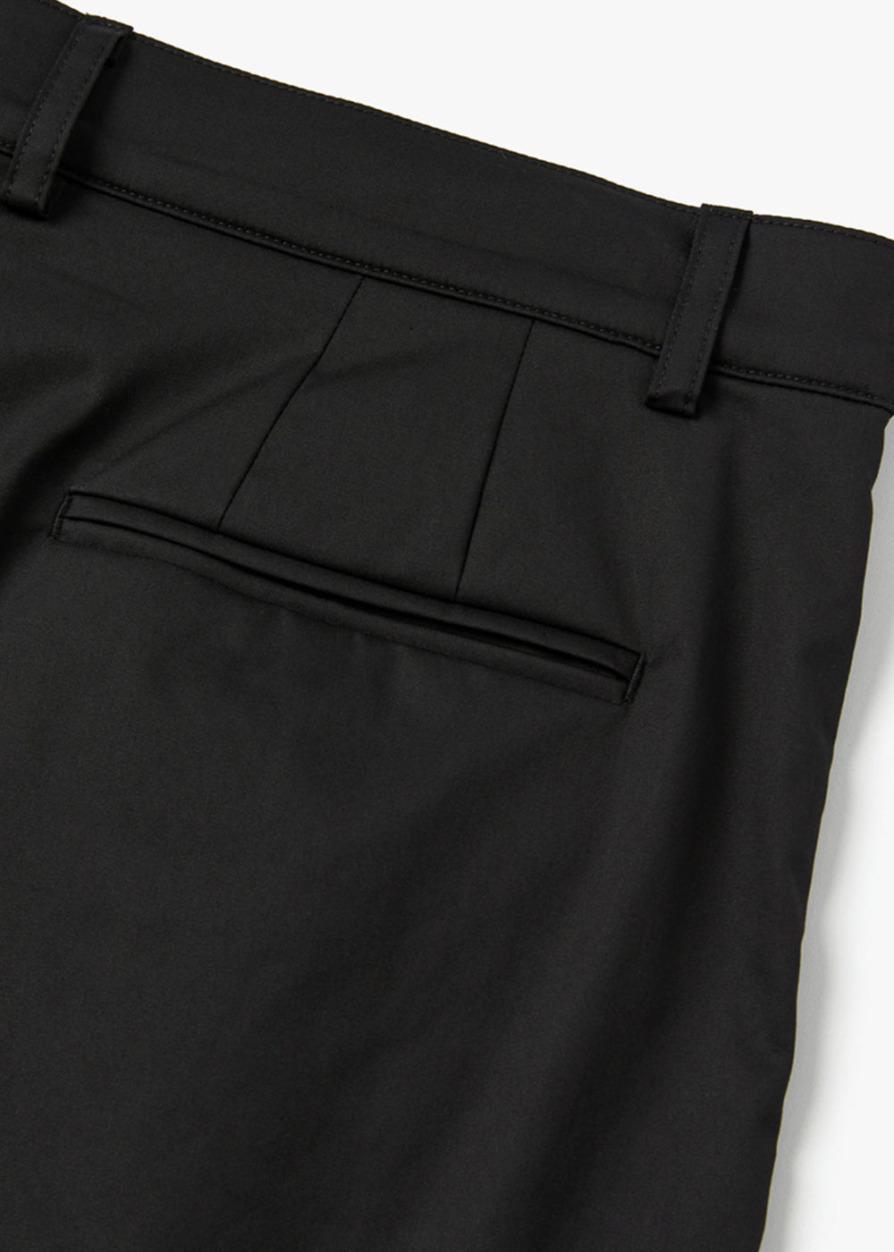 TWO PIN-TUCKED HALF PANTS_BLACK