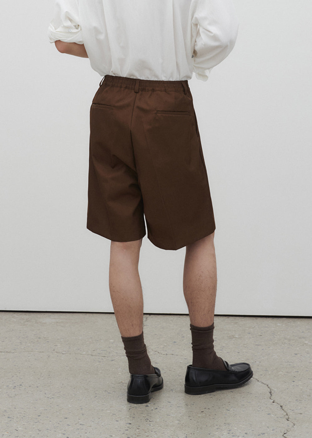 CLASSIC TWO TUCKED HALF SLACKS_BROWN