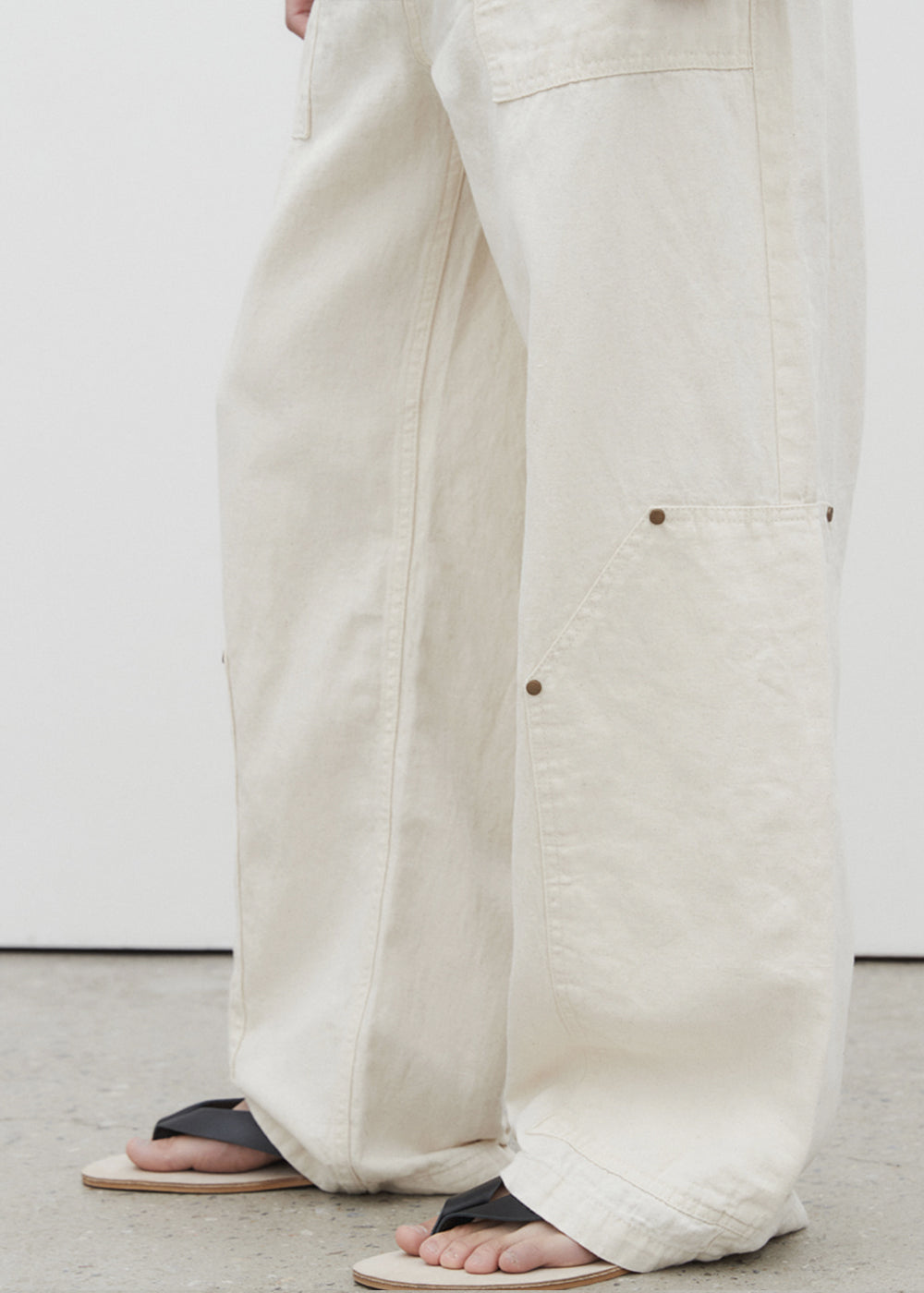 RIVET POINTED LINEN DENIM PANTS_NATURAL